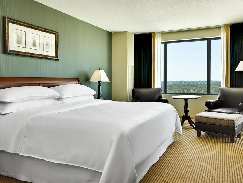 Sheraton At The Convention Center 3*