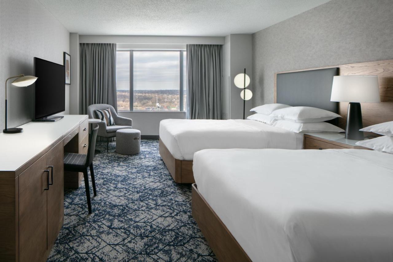 Hotel Sheraton At The Convention Center Overland Park