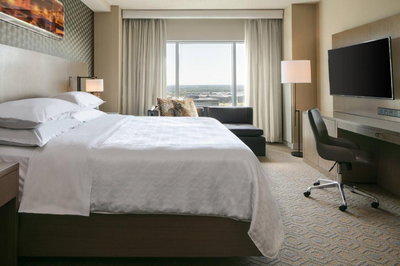 Sheraton At The Convention Center 3*