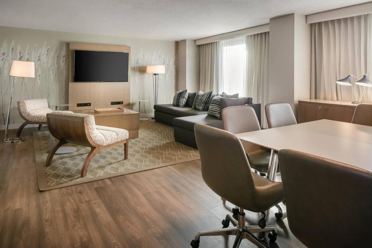Sheraton At The Convention Center 3*